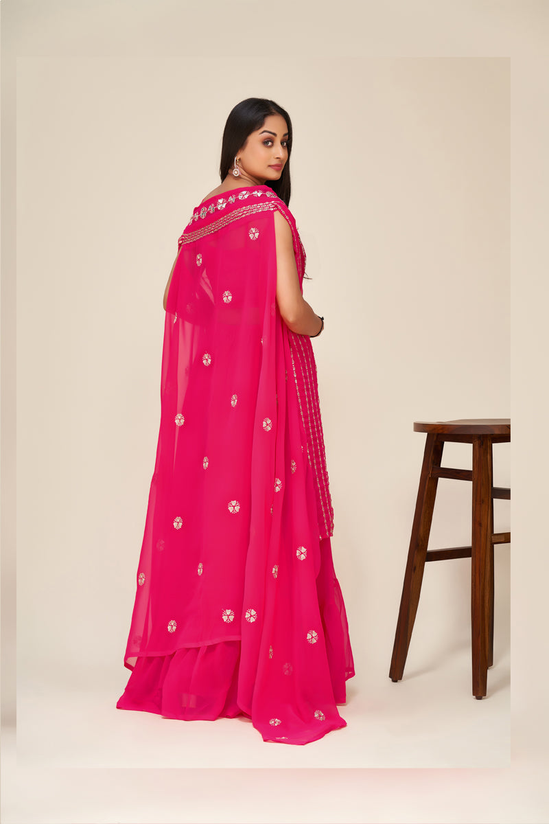 Steal the spotlight with this modern take on classic Indo set
