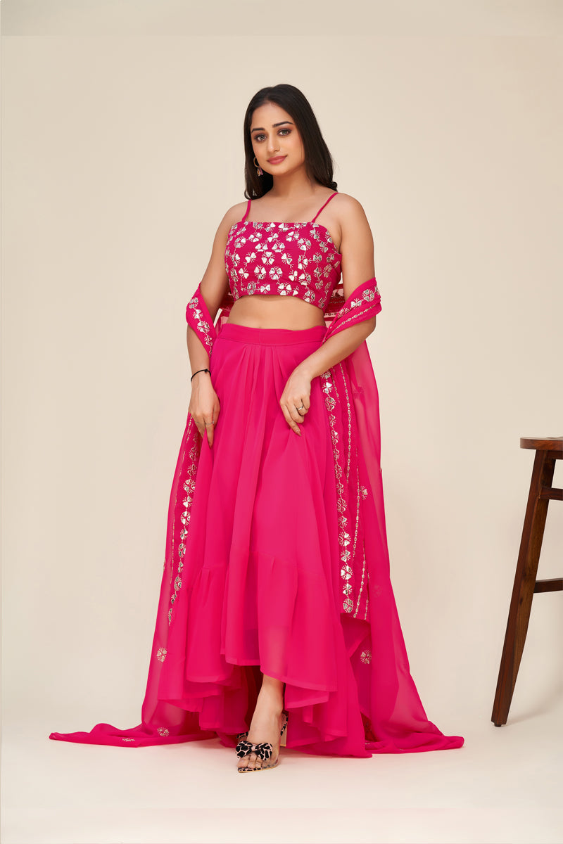 Steal the spotlight with this modern take on classic Indo set