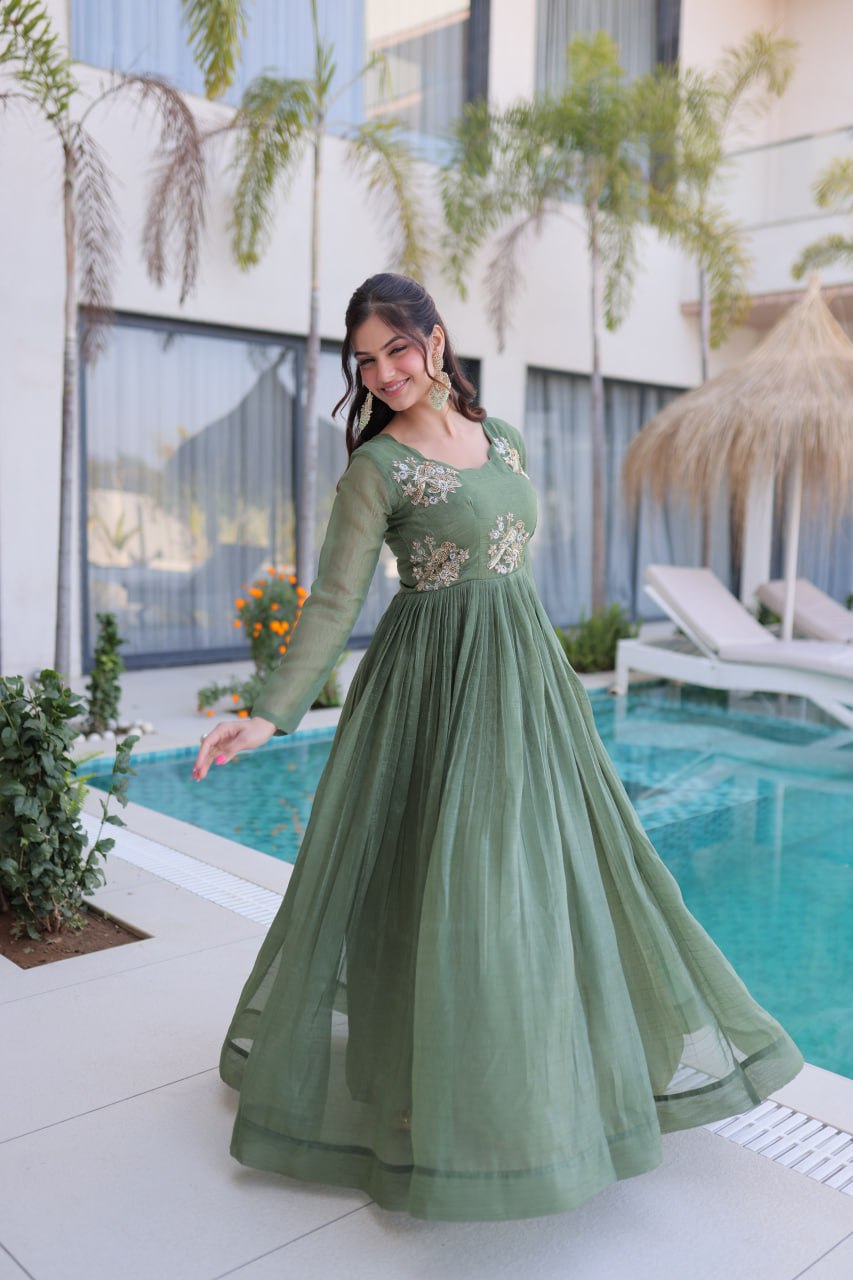 Silver Crunchy Gown Set