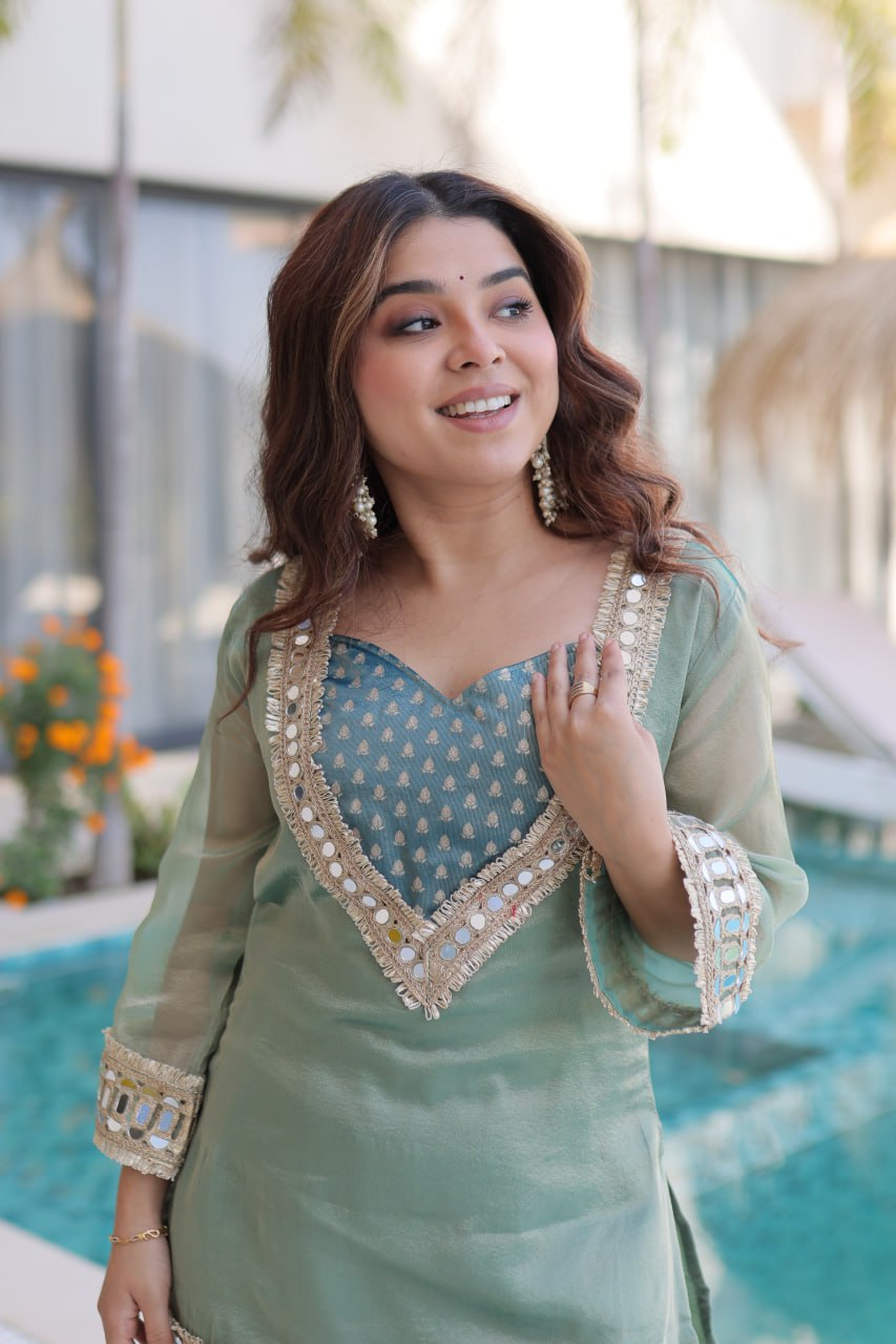 Exclusive Salsa Kurta Set with Batwa