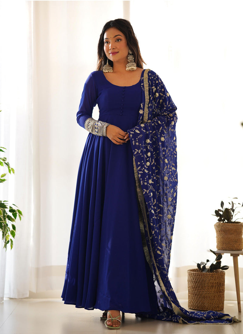 FASHION BOOK PRESENT STYLISH LIGHTWEIGHT & FRESH LOOK OUTFIT IS PERFECT FOR UPCOMING FESTIVITIES AND WEDDINGS WHICH PROVIDES YOU MORE COMFORT AND STYLE