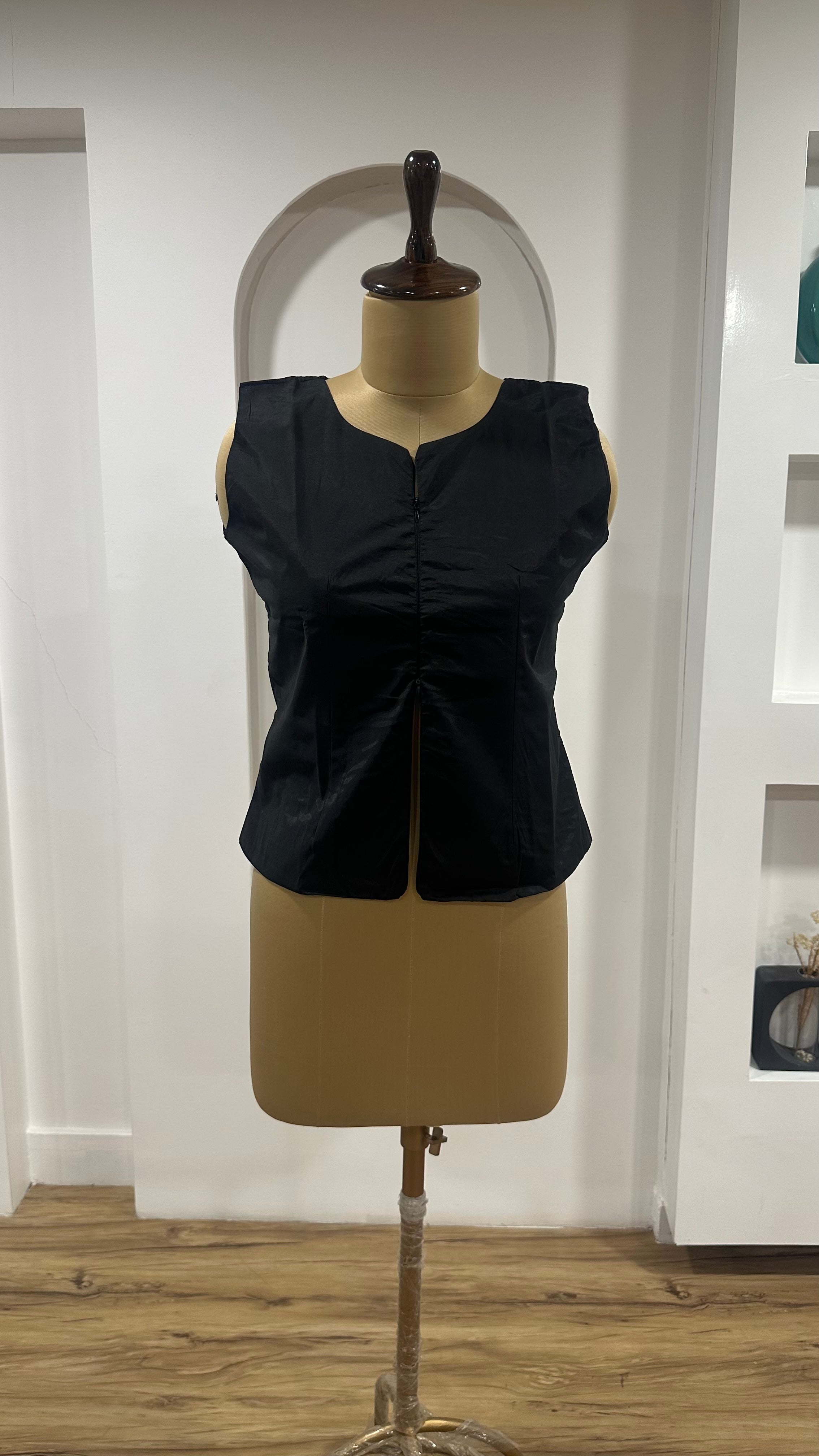 Magical zip go blouse with stunning ready to wear saree