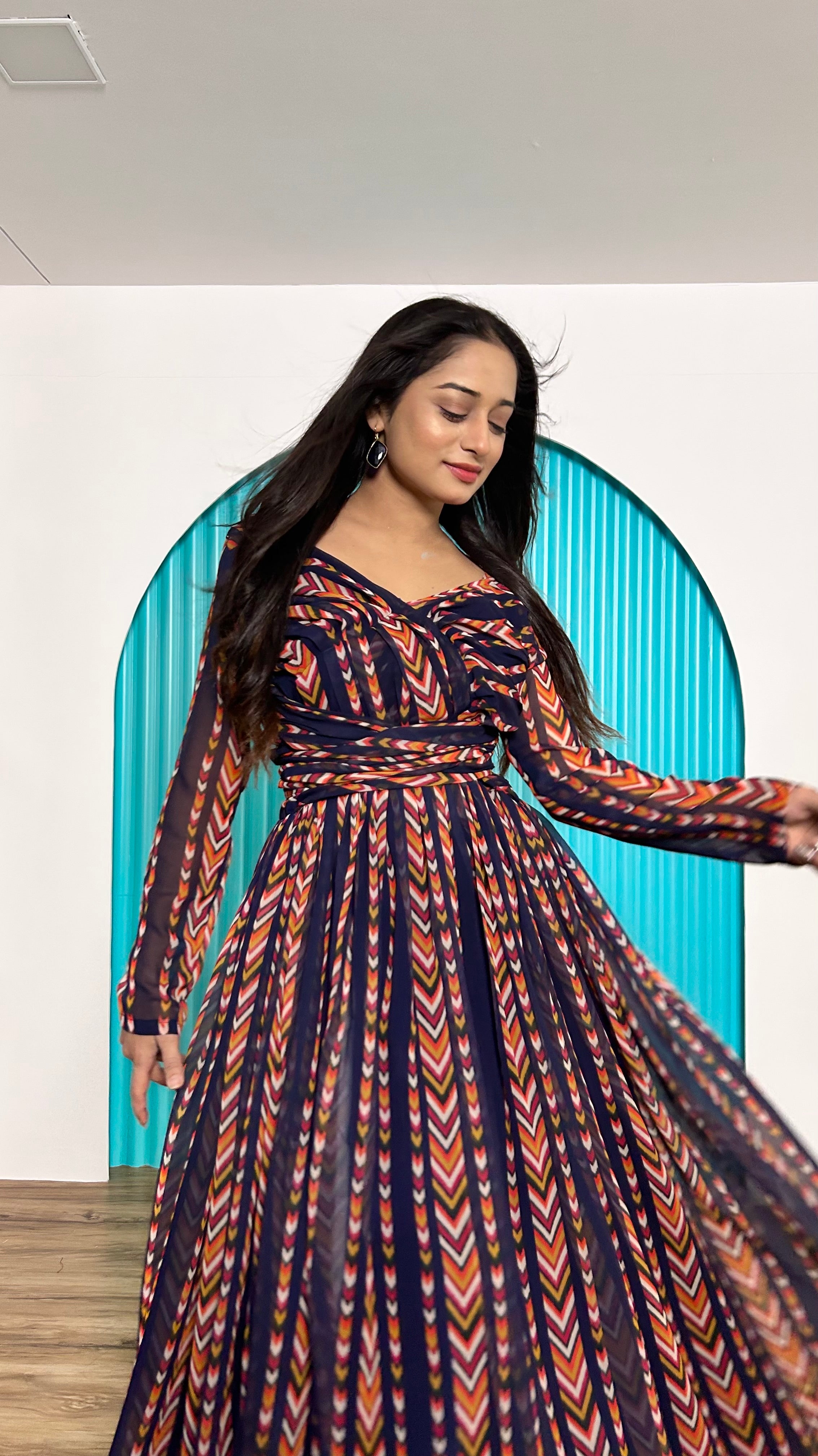 This Georgette with a stunning crush pattern, offers a sophisticated and elegant look.