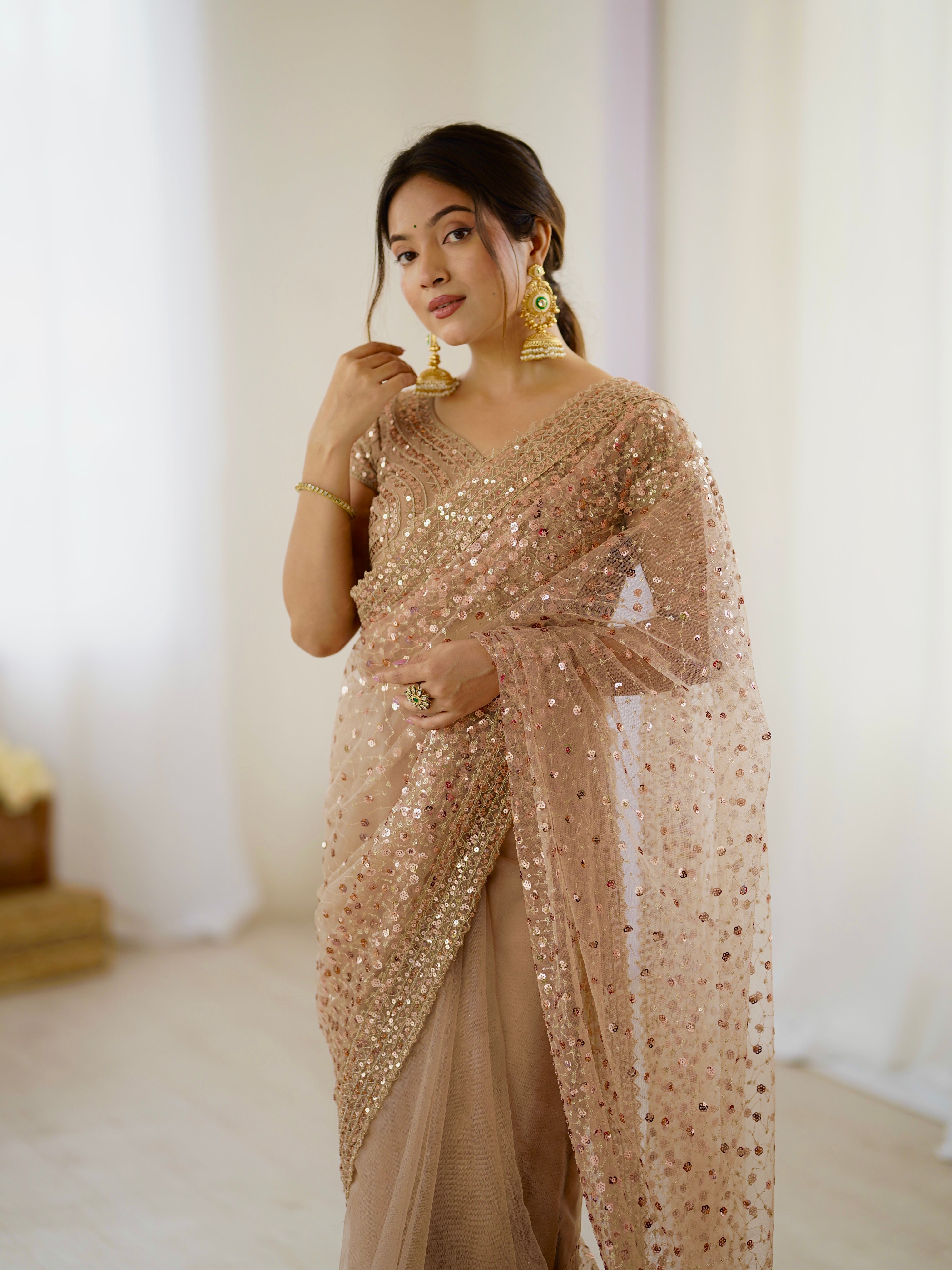 Glitter, glamour, and everything in between this Gorgeous saree