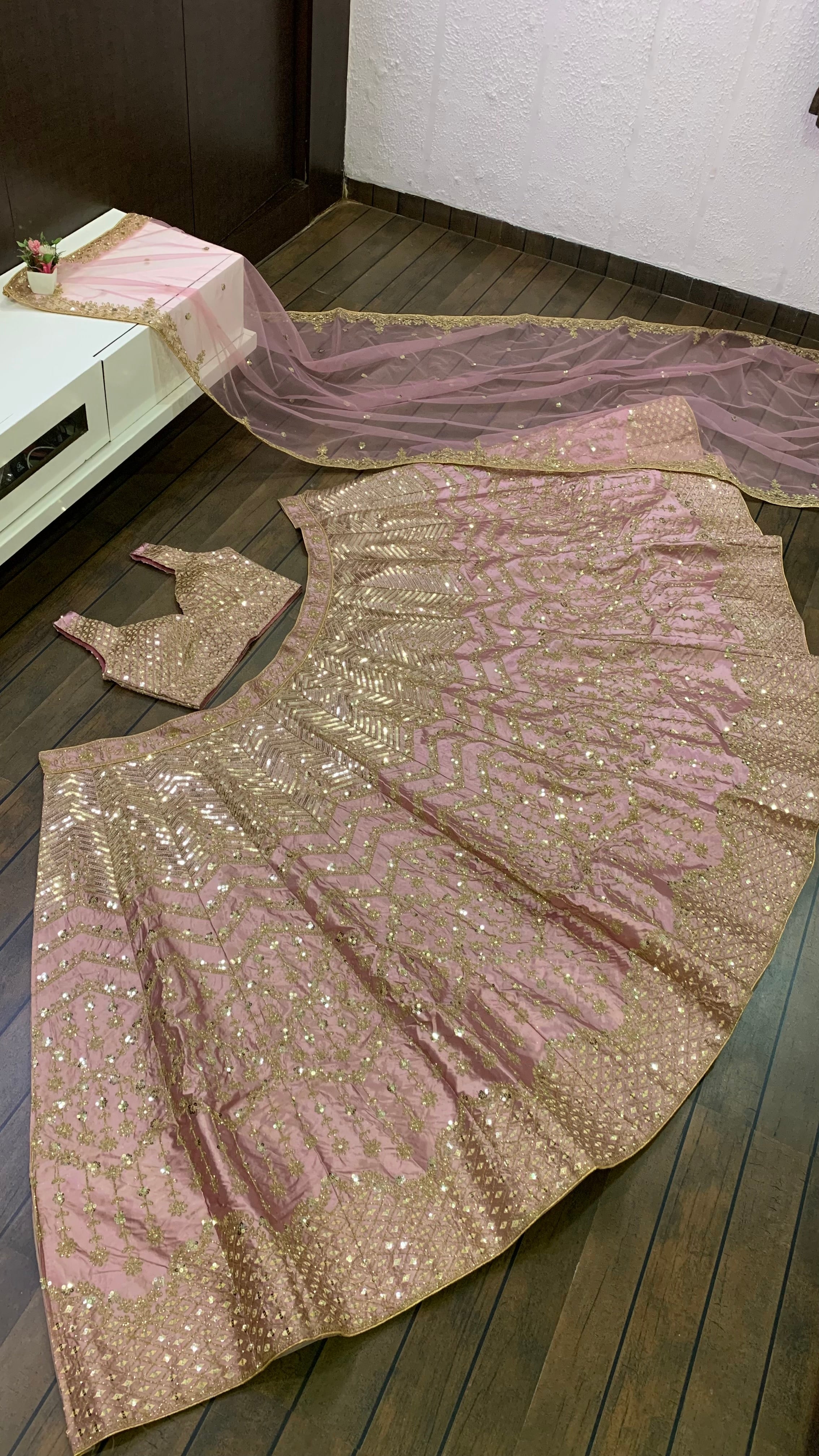 Glow In Glamour , Shine in Style