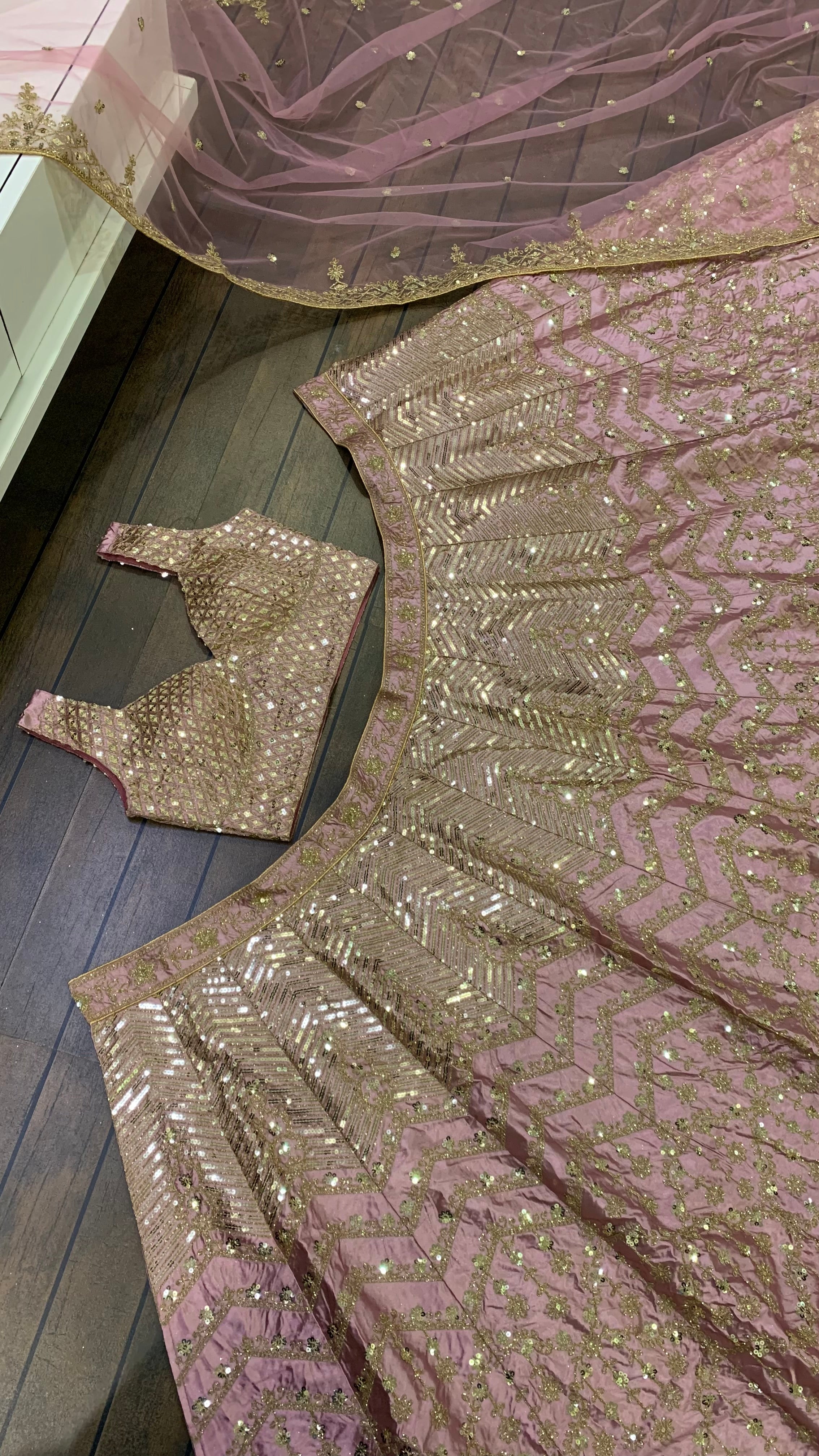 Glow In Glamour , Shine in Style