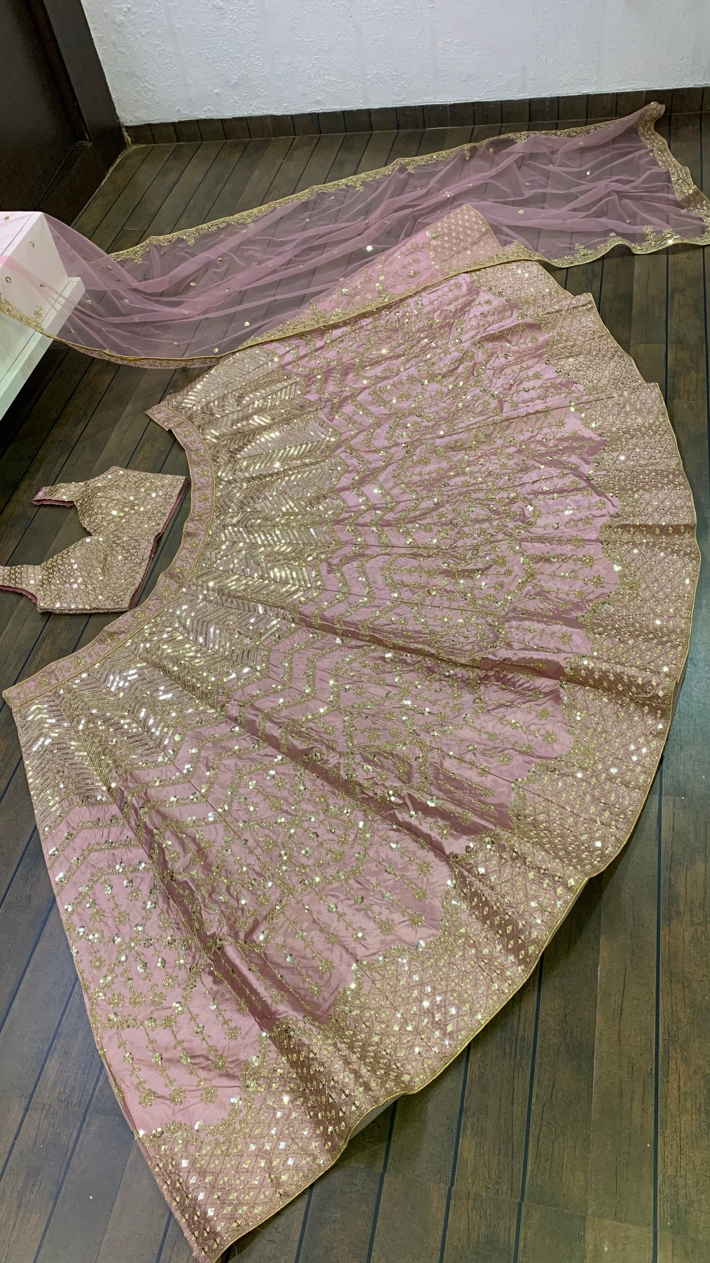 Glow In Glamour , Shine in Style