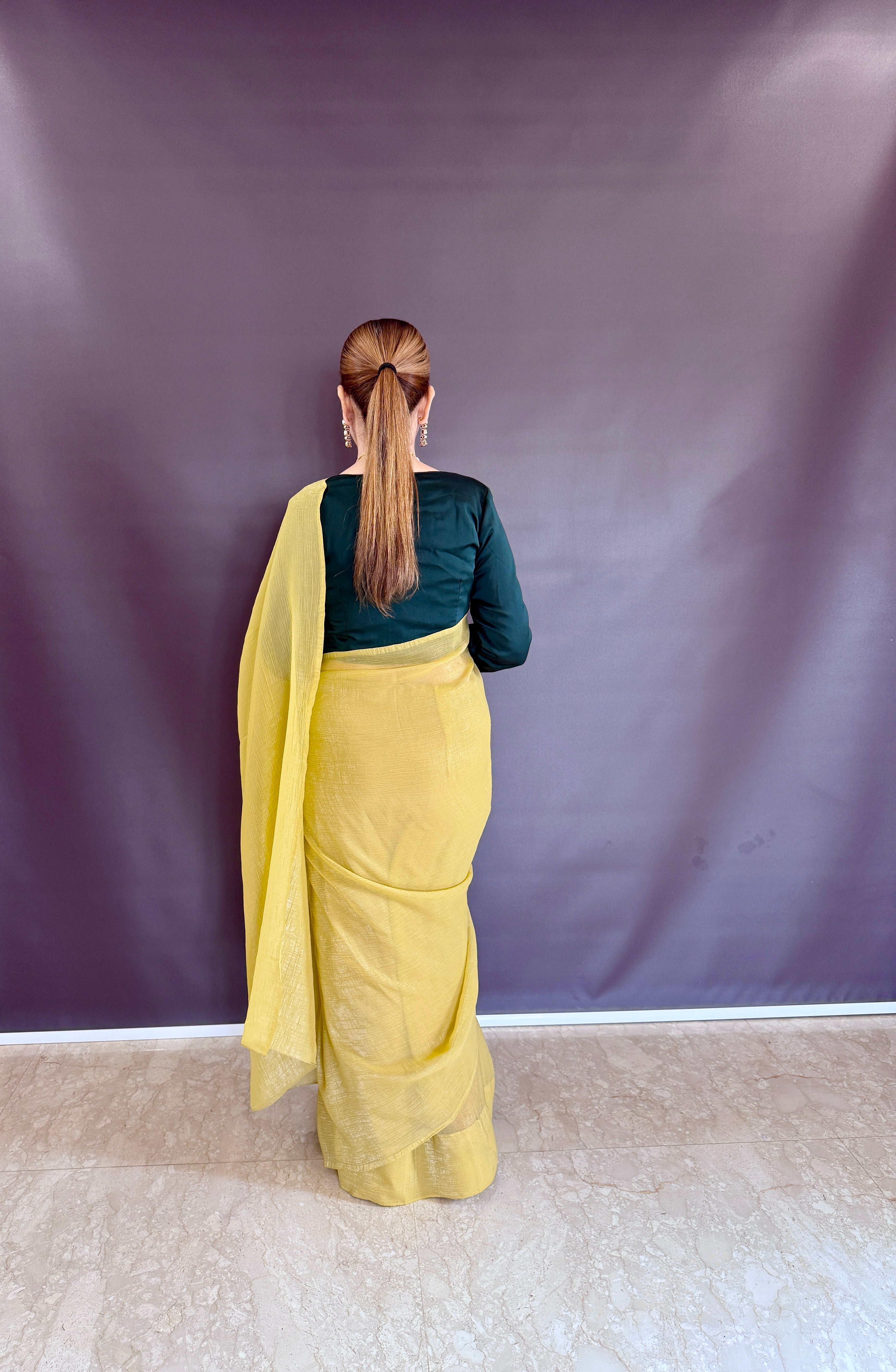 Get this sparkle silk saree with trendsetting kanthi blouse look
