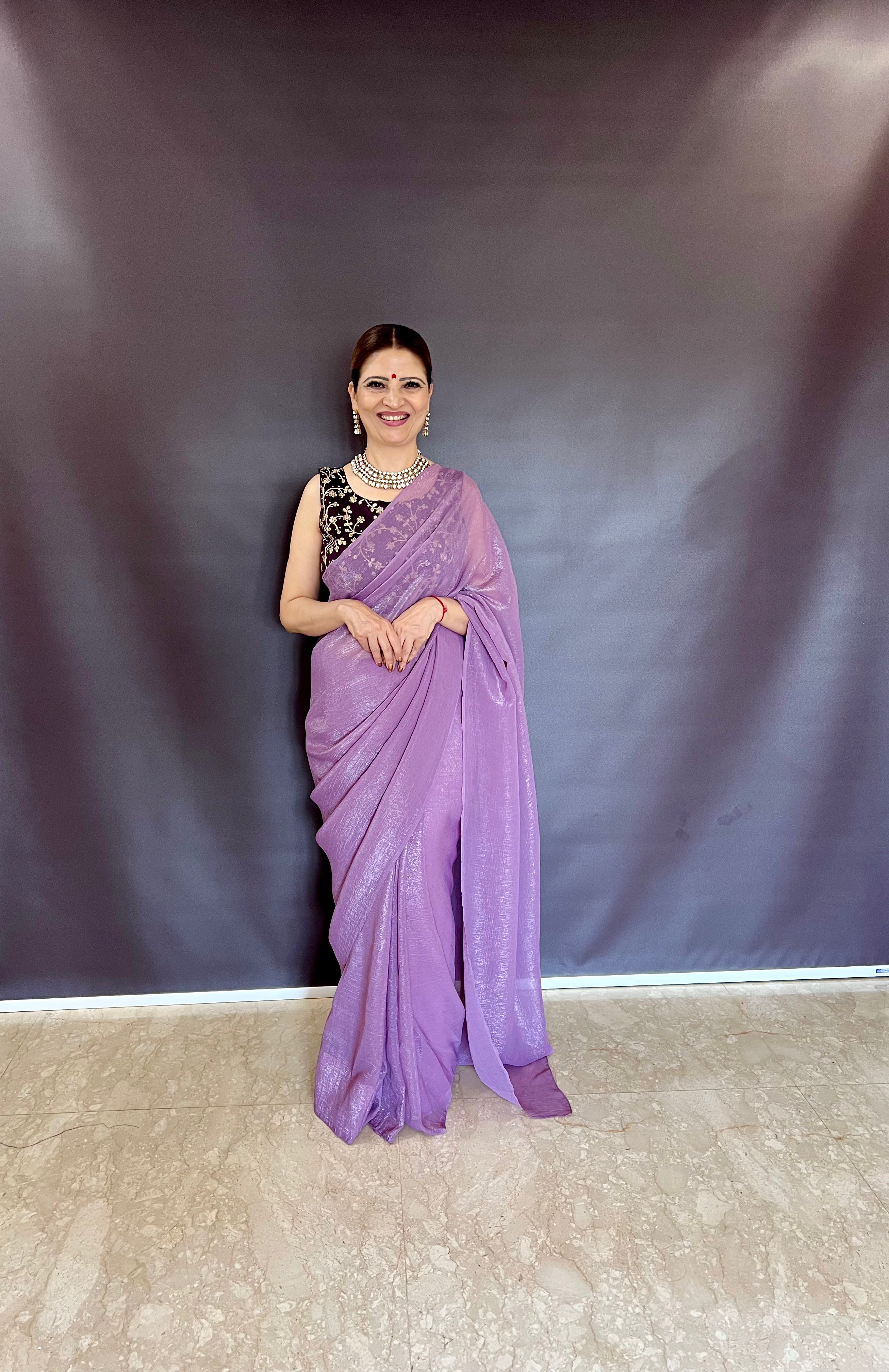 Get this sparkle silk saree with trendsetting kanthi blouse look