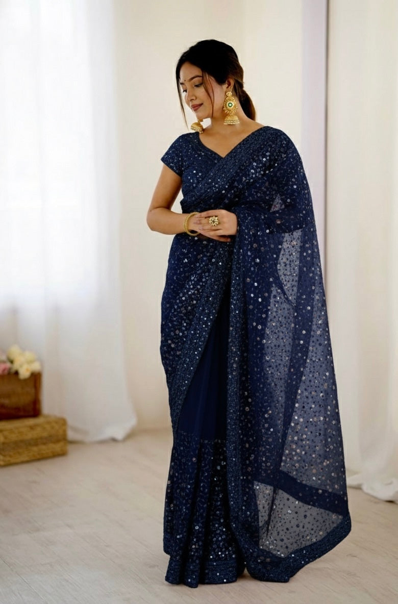 Glitter, glamour, and everything in between this Gorgeous saree