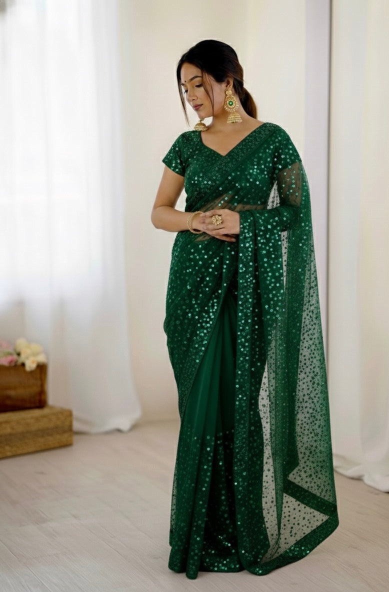 Glitter, glamour, and everything in between this Gorgeous saree