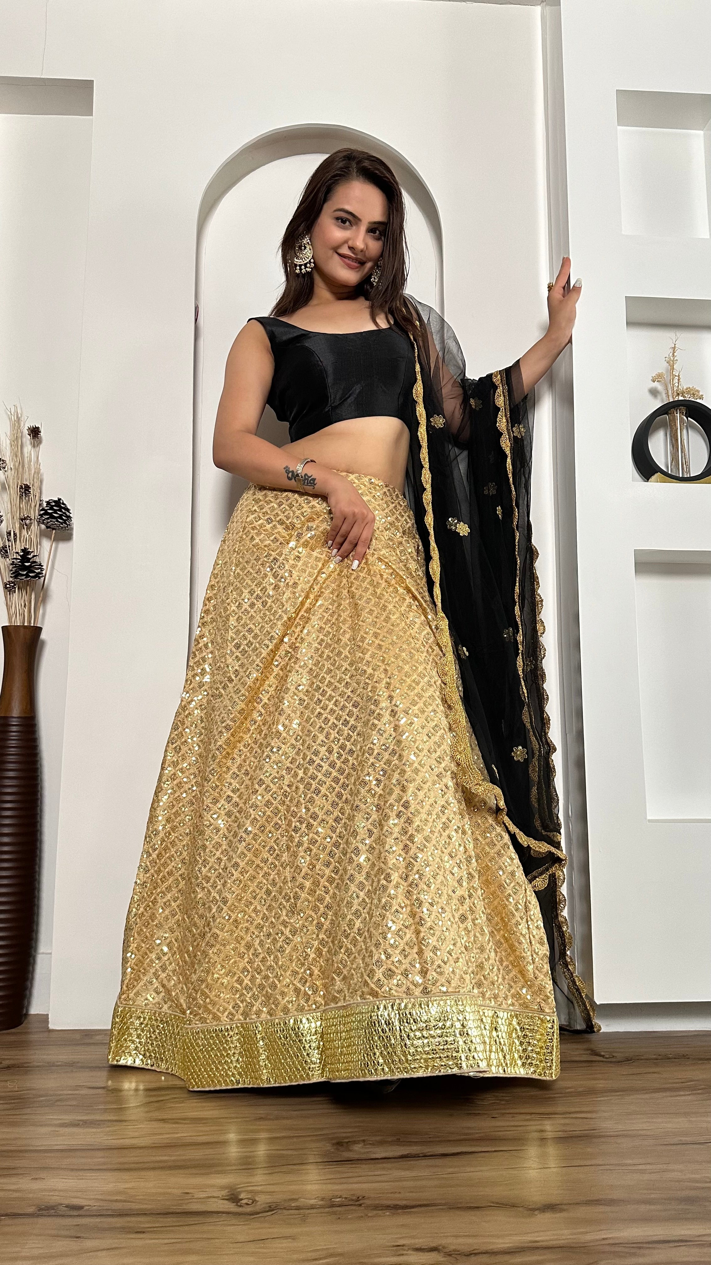 Dazzle this festive season with this beautiful lehnga set