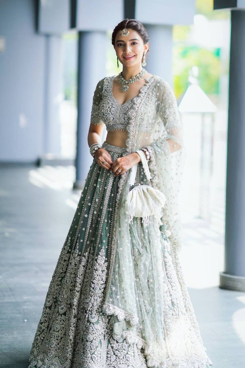 What a festive season without the classic Indian lehenga set