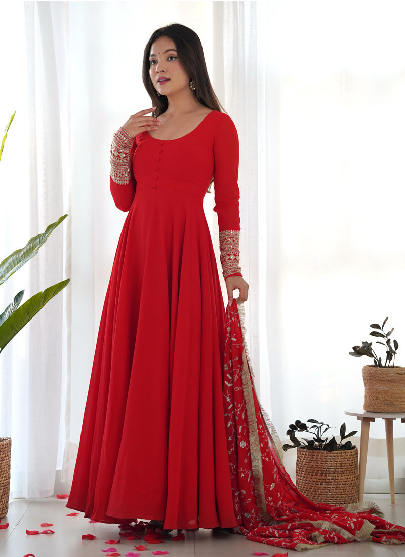 FASHION BOOK PRESENT STYLISH  LIGHTWEIGHT & FRESH LOOK OUTFIT IS PERFECT FOR UPCOMING FESTIVITIES AND WEDDINGS WHICH PROVIDES YOU MORE COMFORT AND STYLE